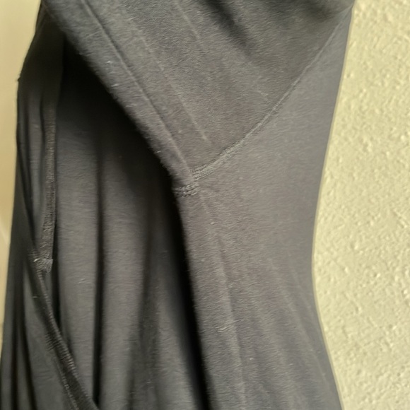 ATHLETA Sz XL Black Long Sleeve Front Crossover Hoodie - Picture 8 of 14